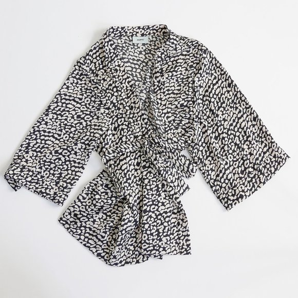 Moves by Minimum | Zebra Polyester Robe | Size M - Picture 3 of 6